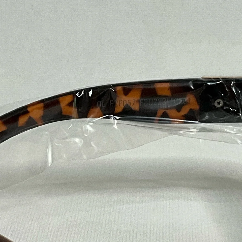 Chic Tortoise Shell Sunglasses